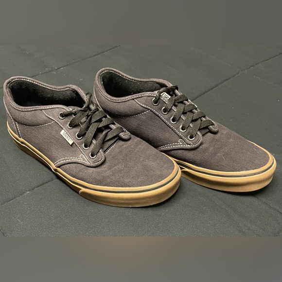Men’s Atwood low top vans size 9.5 - Picture 2 of 5